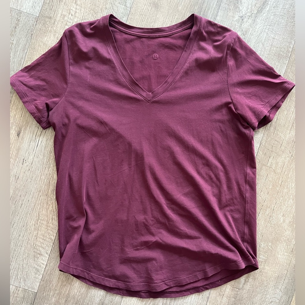 Lululemon Love V-neck T-shirt- size 8 maroon/ garnet color